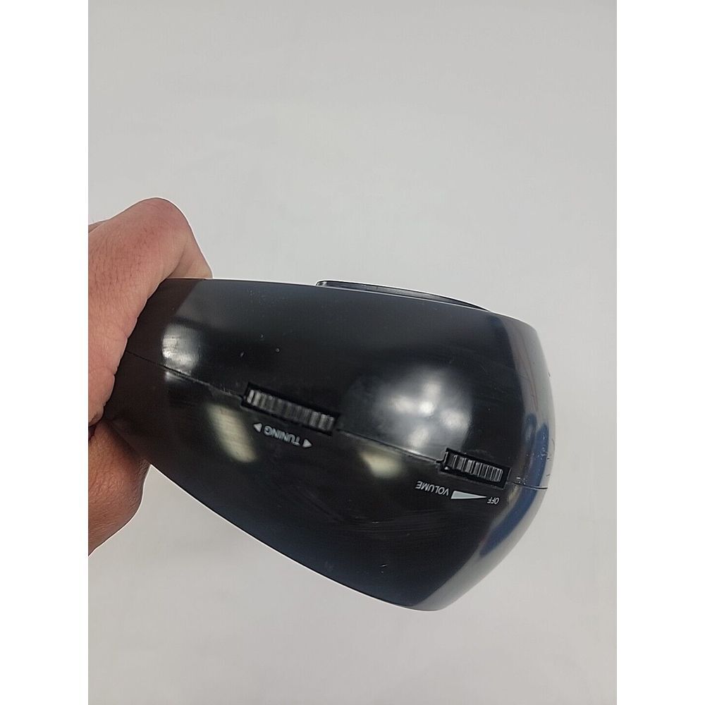 GPX, Inc. R602B Portable AM/FM Radio with Digital Clock and‎ Line Input (Black) - Picture 5 of 6